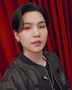 闵玧其ins图片 闵玧其ins图片