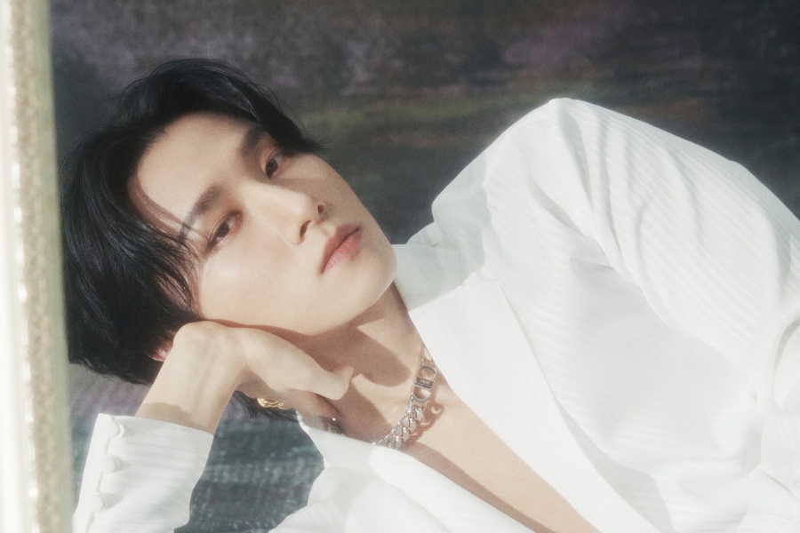 观看：MONSTA X 的 I.M 以令人兴奋的徽标动作预告片准备单人复出