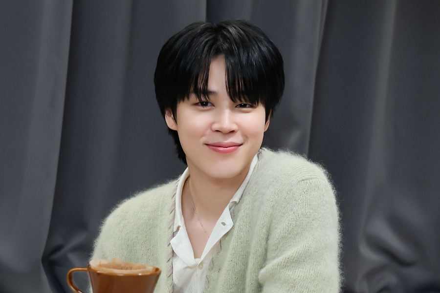 BTS 的 Jimin 成为自 PSY 以来第一位在英国官方单曲榜上连续 4 周登上韩语歌曲榜单的独唱者