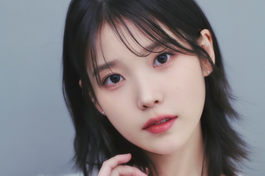 IU 谈到她在《Dream》中与朴叙俊的化学反应、李钟硕的支持等等
