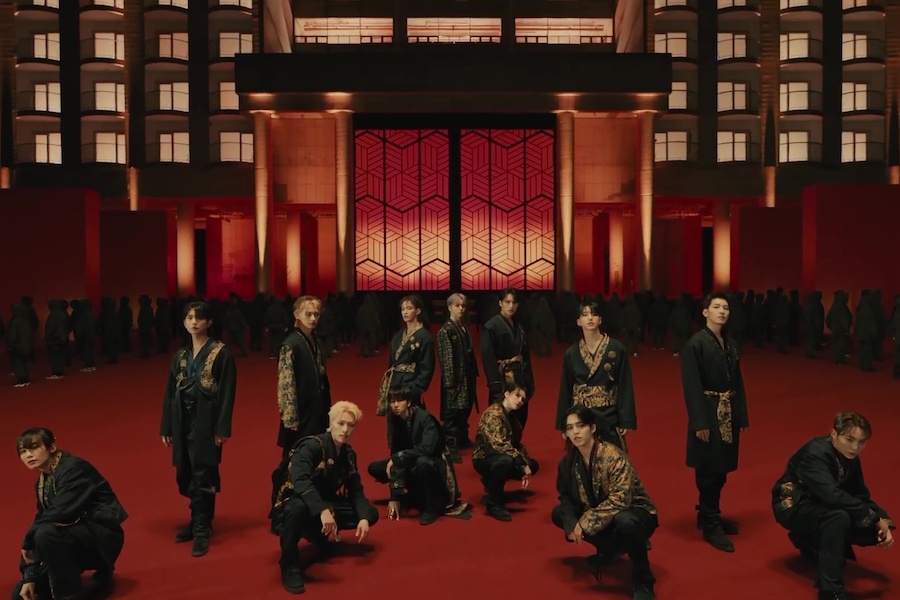 观看：SEVENTEEN 在强势回归 MV 中无疑是“超级”