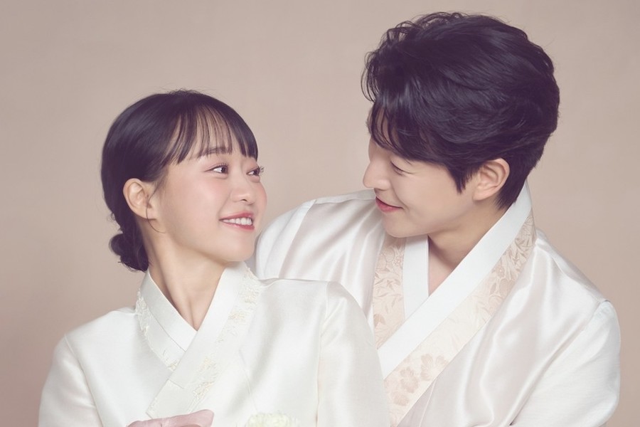 Forestella裴斗勋与音乐剧演员姜妍贞晒出美美婚纱照
