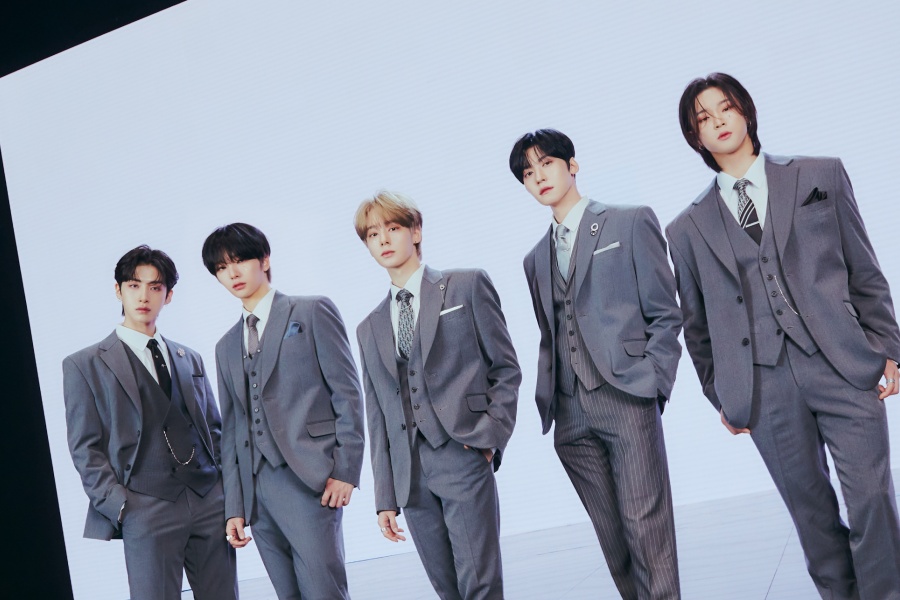 ONEUS 发布令人惊叹的“皮格马利翁”回归新概念照片
