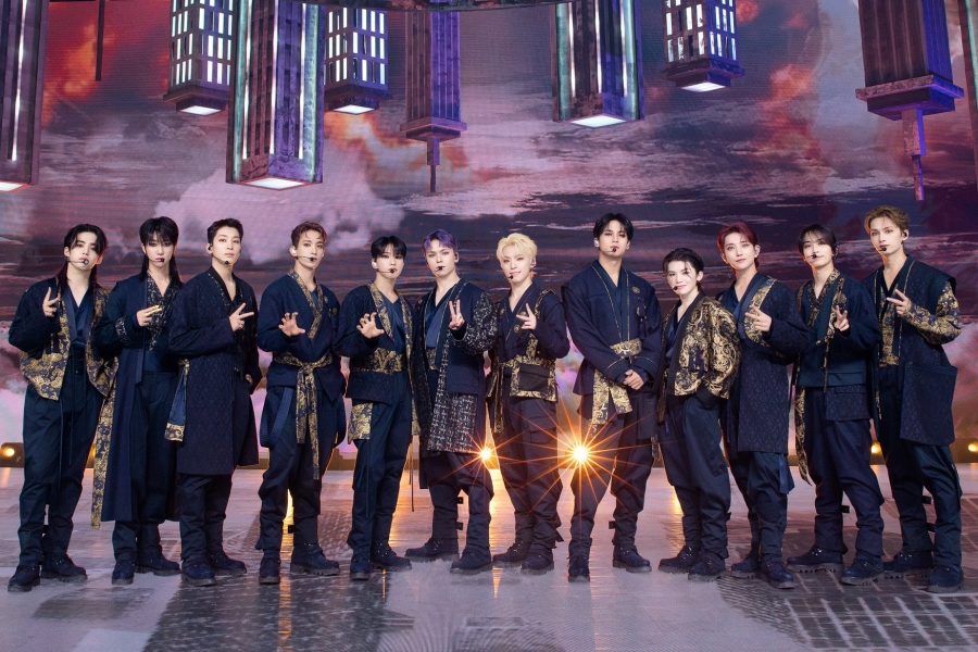 SEVENTEEN 在“FML”1 周内售出超过 450 万张后打破了 K-Pop 历史上最畅销专辑的记录