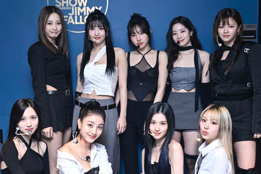 TWICE 成为 Billboard 200 历史上第一位连续 8 周发行 3 张专辑的 K-Pop 女艺人