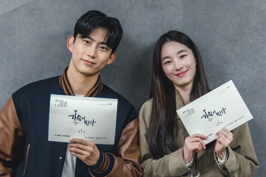 观看：2PM 的泽演、元智安等人在第一次剧本阅读中描述了他们在吸血鬼浪漫剧中的角色