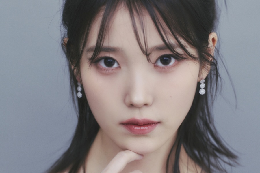 IU 的“Boo”的神秘故事制作人和作曲家回应抄袭指控