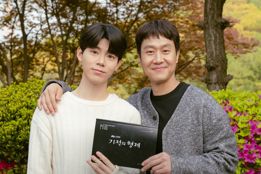 由郑宇和裴贤成主演的即将上映的 JTBC 悬疑剧确认首映日期