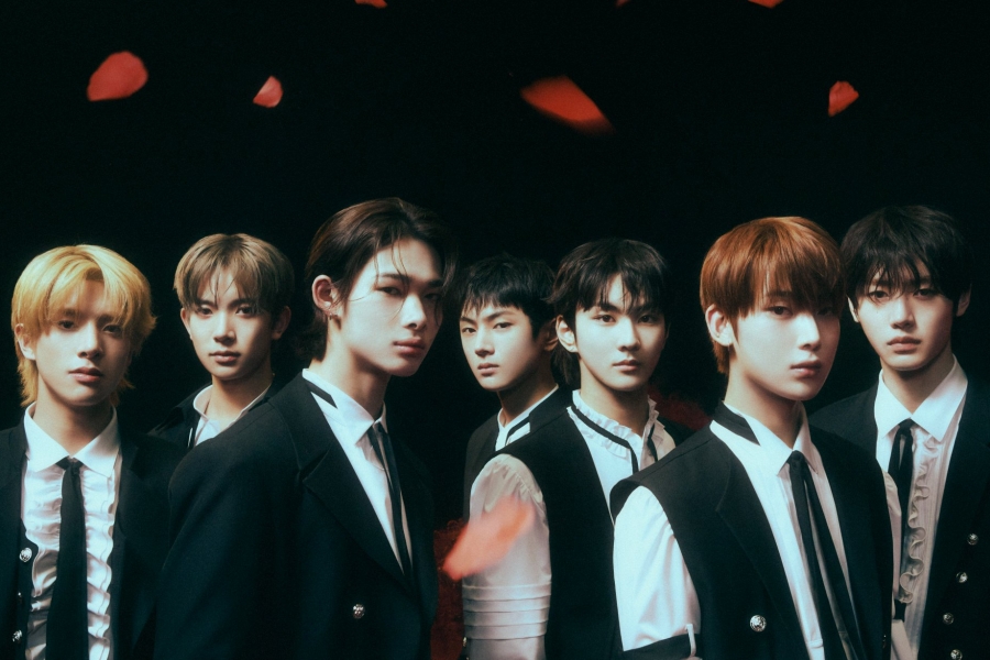 ENHYPEN 登上 Oricon 每日专辑榜榜首，《DARK BLOOD》打破日本个人纪录