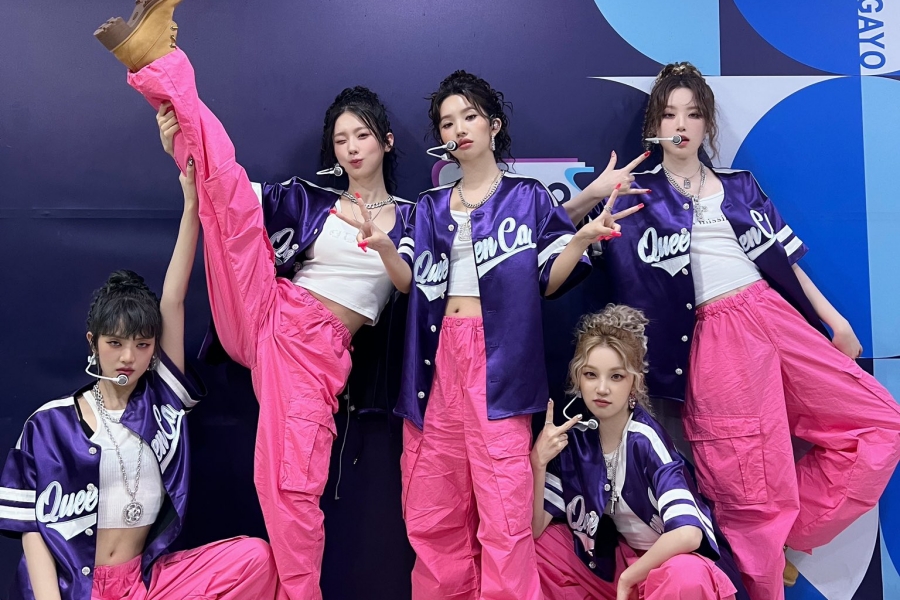 观看：(G)I-DLE 凭借“人气歌谣”中的“Queencard”第六次夺冠，实现音乐节目大满贯； ENHYPEN、LE SSERAFIM 等人的表演