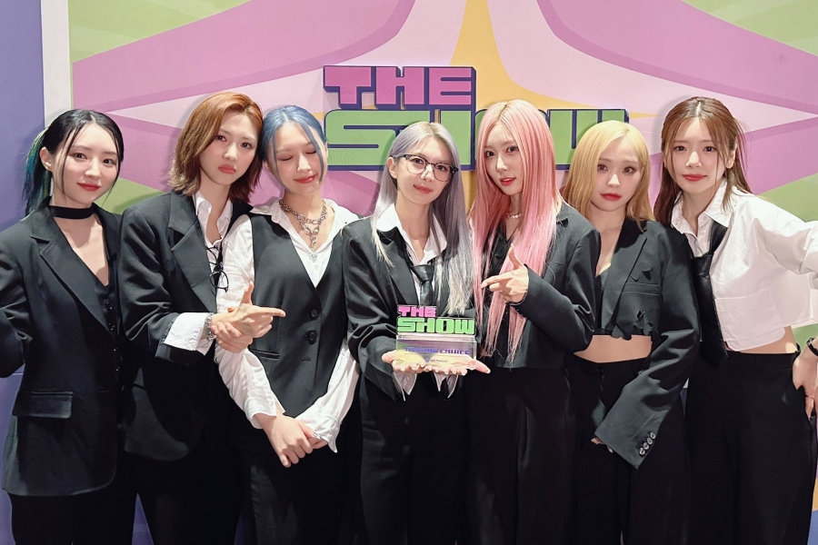 观看：Dreamcatcher 在“The Show”中为“BONVOYAGE”赢得第一名； KARD、“幻想男孩”参赛者等的表演