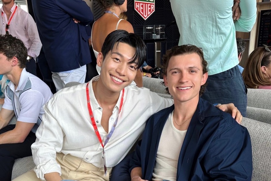 Wi Ha Joon 与 Tom Holland 等人在 TAG Heuer 在摩纳哥举办的一级方程式赛事中合影