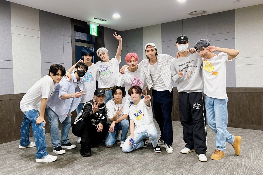NCT的道英、泰容、Johnny和Jungwoo在他们的首尔安可演唱会上表达了对NCT DREAM的热爱