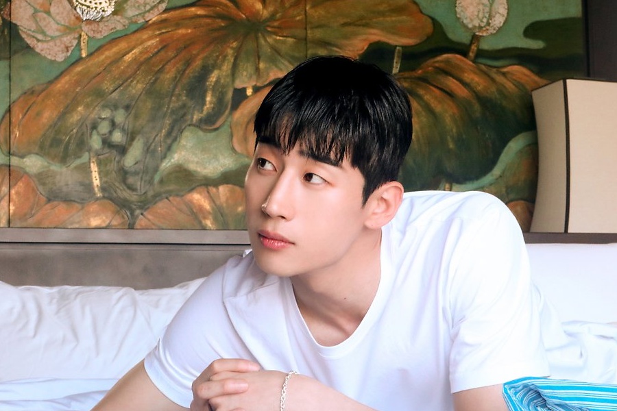 观看：VICTON 的 Han Seung Woo 激动人心的官方徽标动作预告片