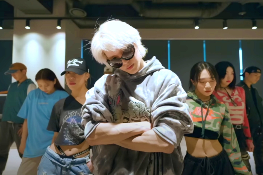 观看：NCT 的泰容在“SHALALA”的新练习视频中展示了他的舞蹈技巧