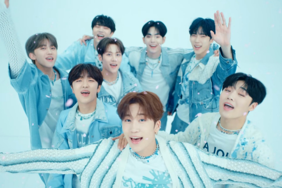 观看：Fantagio 的新男团 LUN8 在第二首主打歌“航海者”的 MV 预告片中轻松自如