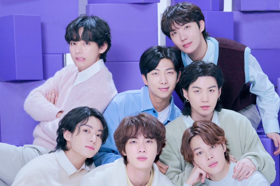 防弹少年团的“Take Two”使他们成为 Billboard 全球 200 强历史上第一位每年以新歌排名第一的艺人