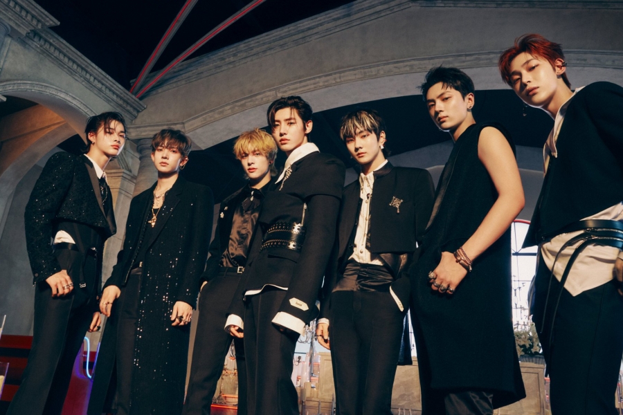ENHYPEN 的《DARK BLOOD》成为他们第二张连续两周进入 Billboard 200 前 30 名的专辑