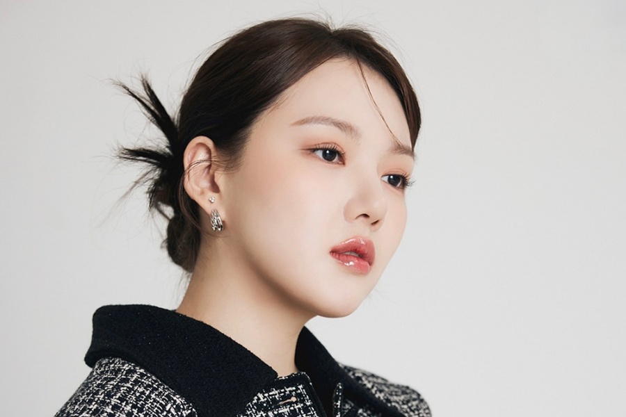 观看：GFRIEND 的 Yerin 准备第一次回归并发布第一张完整专辑的预告片