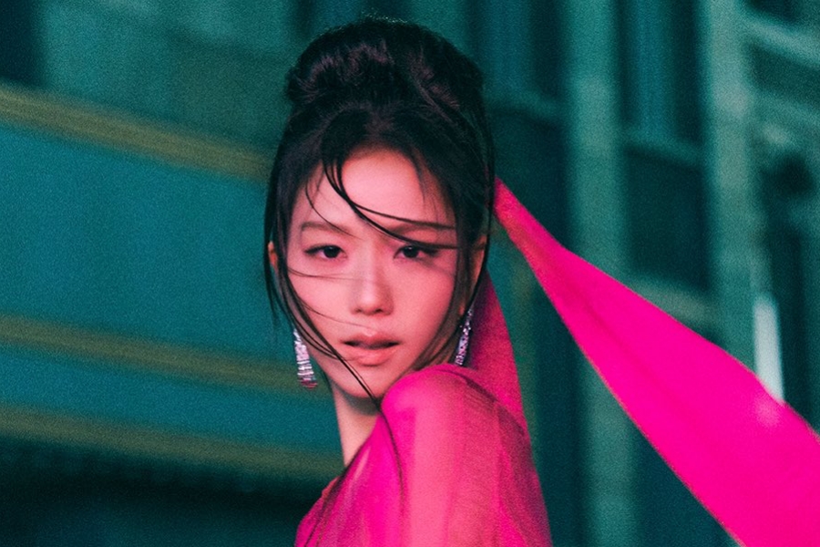 BLACKPINK Jisoo 的《FLOWER》成为 2023 年第一支 K-Pop MV，观看次数突破 3 亿