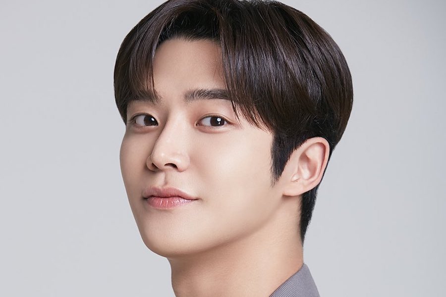 Rowoon 正在洽谈出演新历史剧