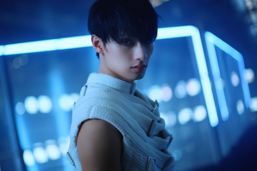 观看：SEVENTEEN 的 Jun 为个人单曲“PSYCHO”带来惊心动魄的预告片
