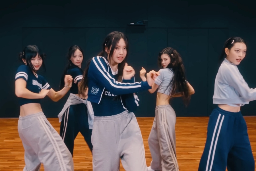 观看：NewJeans 在 2 个新舞蹈练习视频中展示了“New Jeans”的编舞 