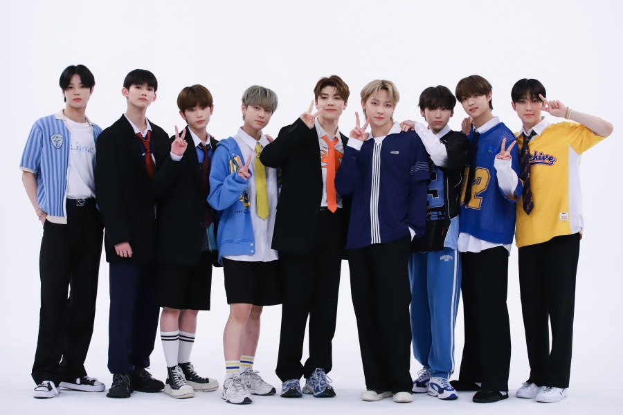 观看：&TEAM 在《一周偶像》中翻唱 BTS、Stray Kids、TXT 和 BIGBANG 太阳