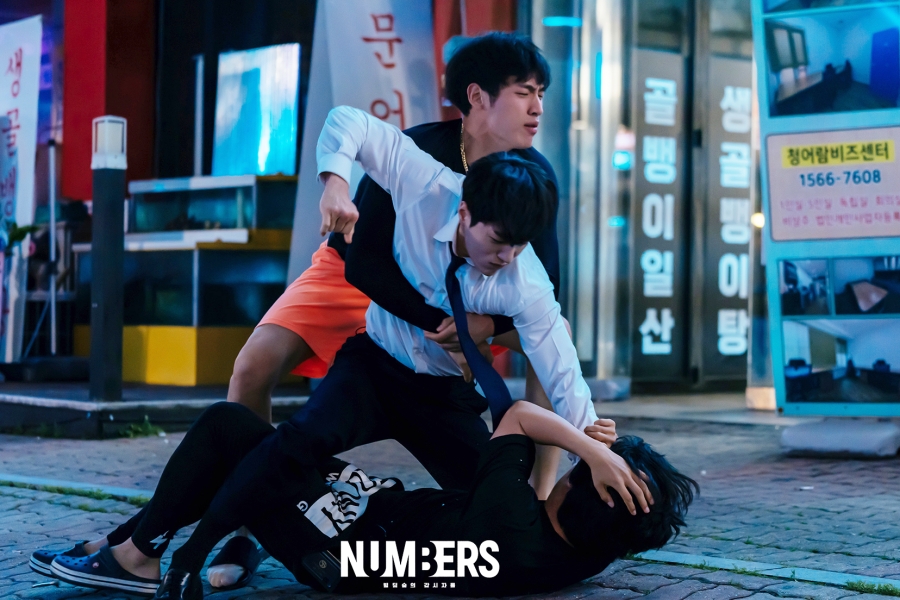 INFINITE金明洙因“Numbers”展开拳脚