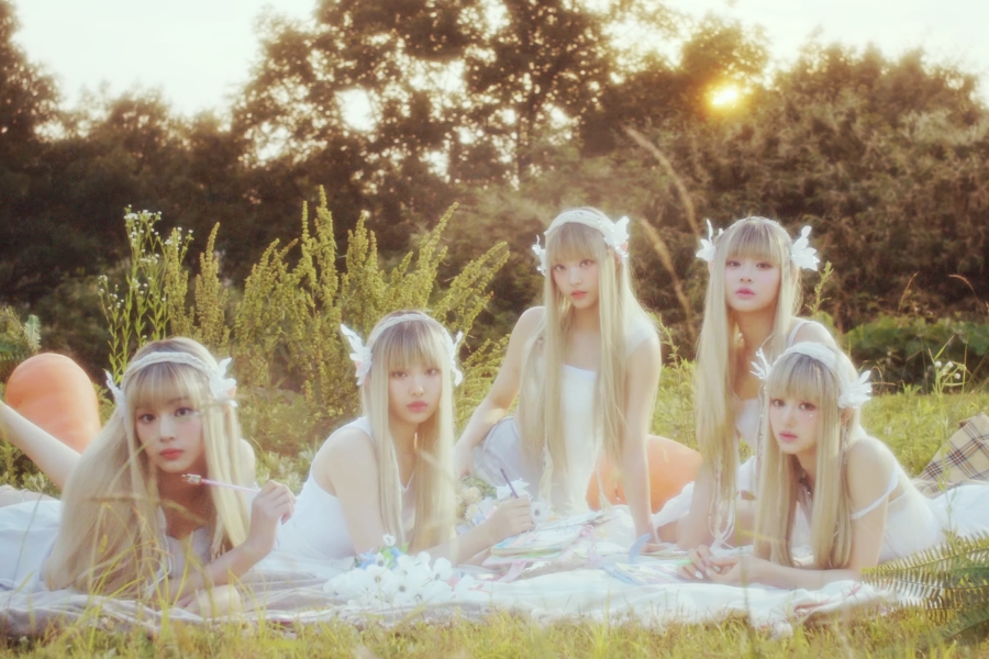 观看：NewJeans 希望在空灵的新主打歌 MV 中“尽快”谈论