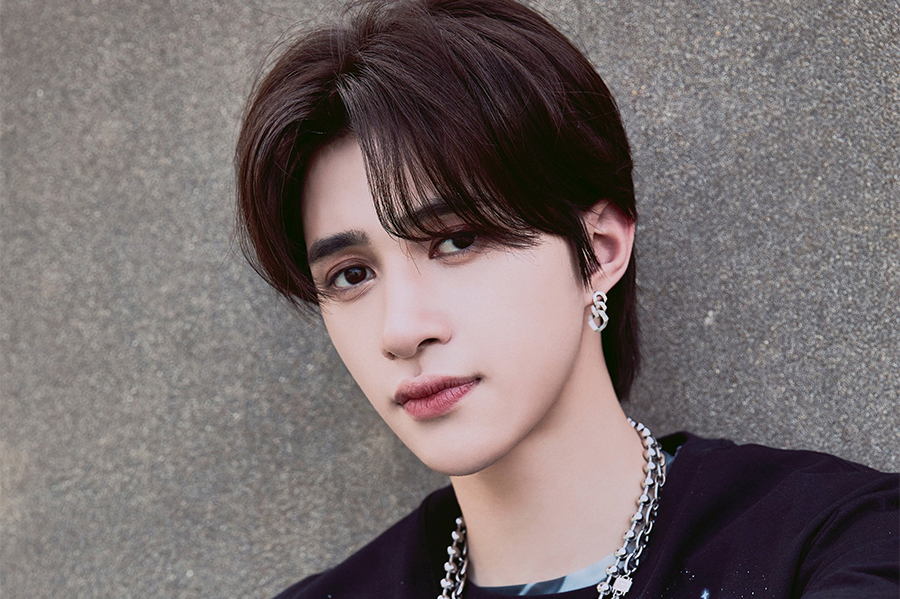 DRIPPIN 的 Alex 离开组合和 Woollim