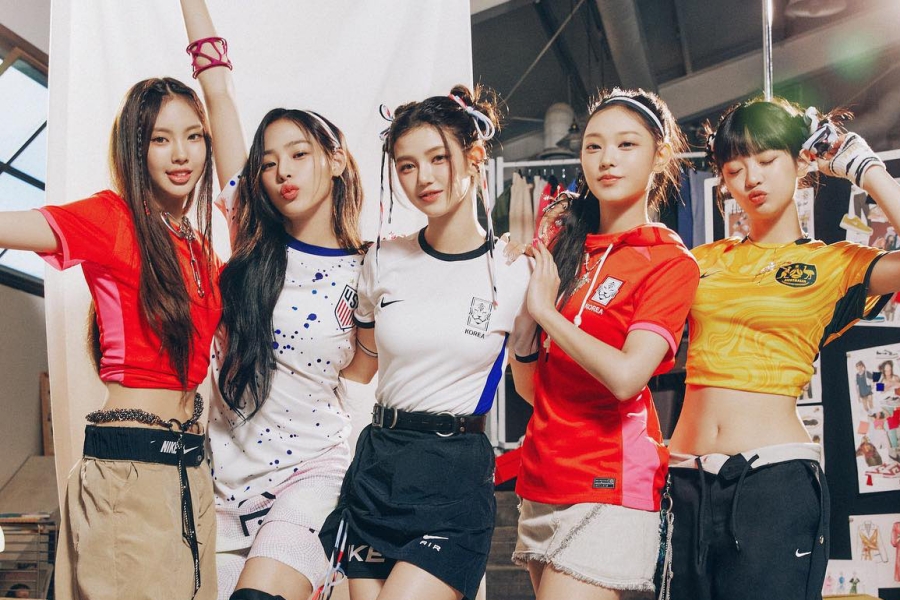 NewJeans 成为 Billboard Hot 100 历史上第一个 K-Pop 女团，连续 5 周收录 3 首歌曲 