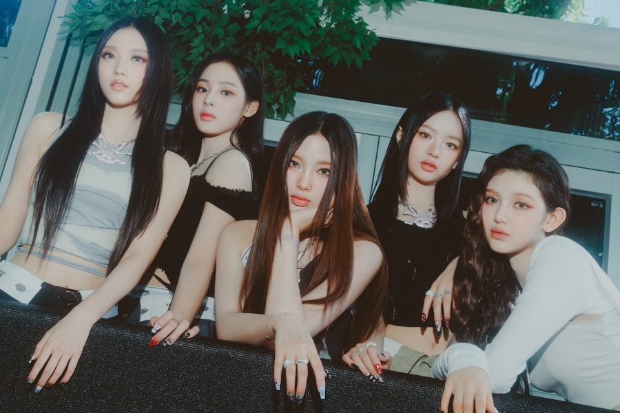 NewJeans 成为第三个连续 6 周登上英国官方单曲排行榜的韩国流行女团 