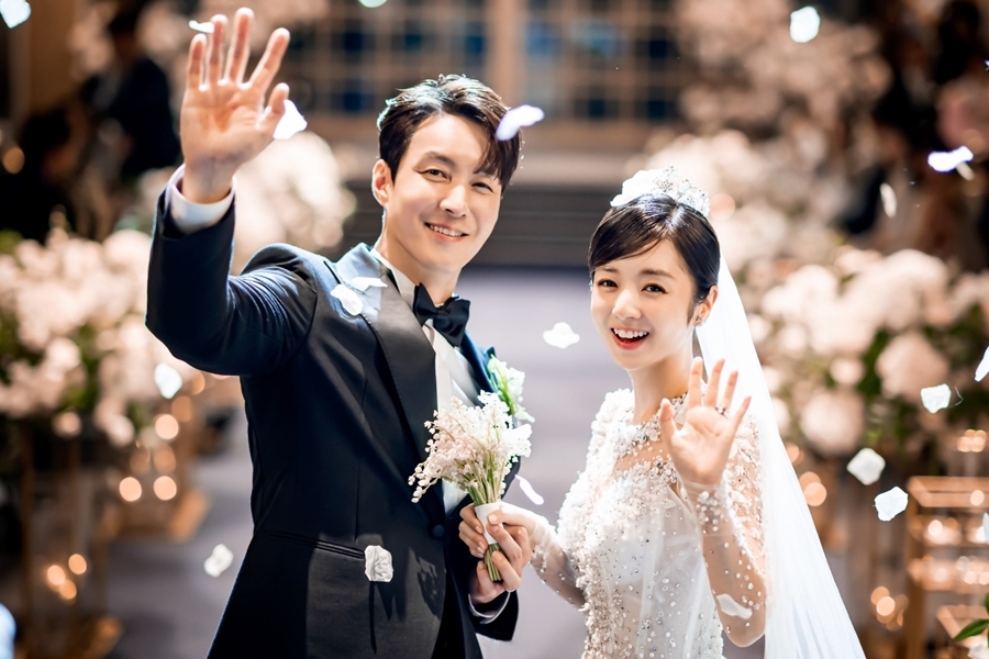 沉亨卓分享美丽的婚纱照