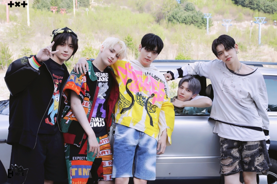 TXT 的《0X1=LOVESONG》成为他们第六支突破 1 亿观看次数的 MV