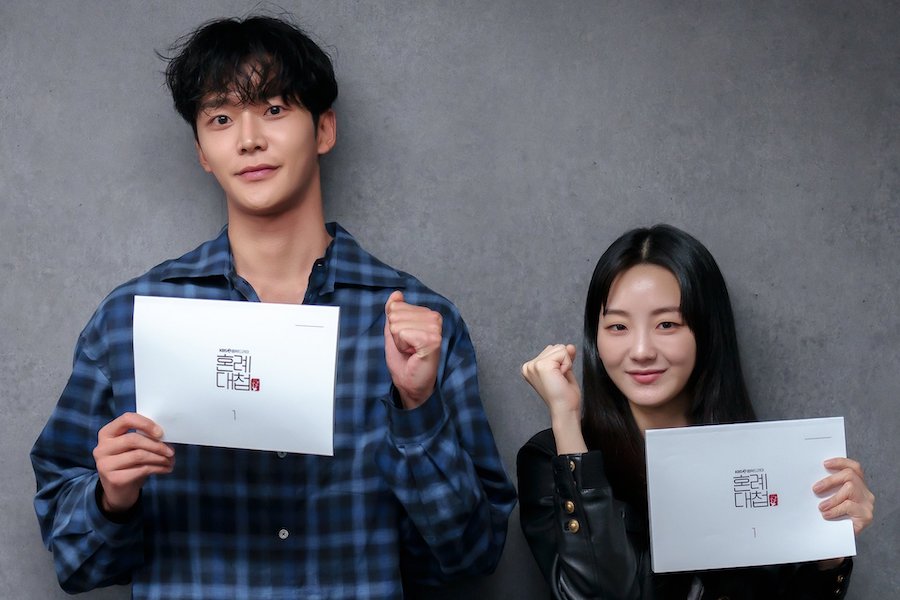 观看：Rowoon、Cho Yi Hyun 等人在新历史浪漫喜剧《红娘》的剧本阅读中印象深刻