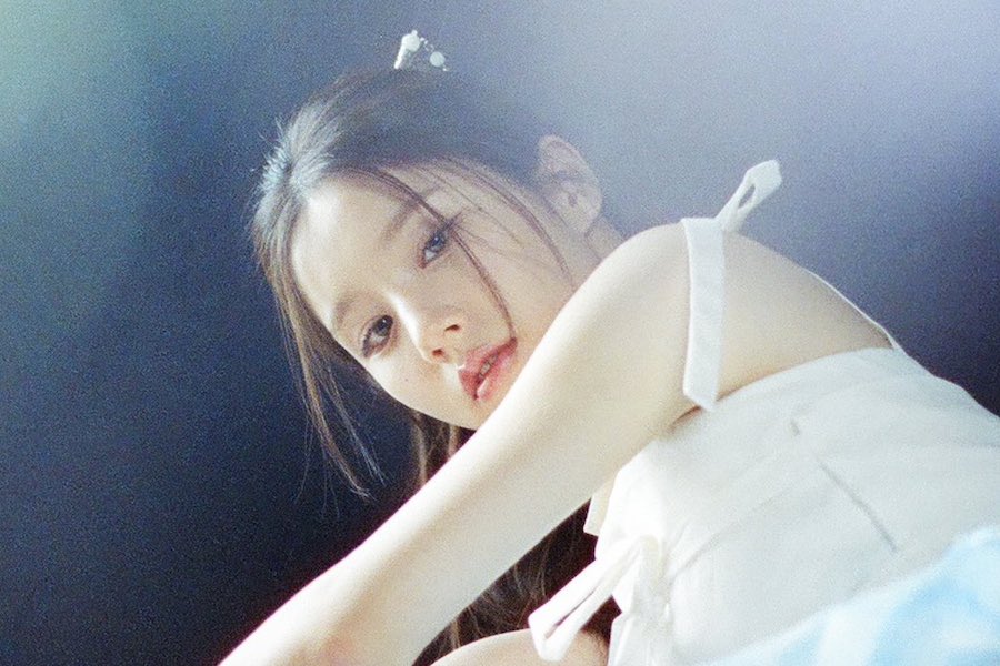 LOONA 和 ARTMS 的 HeeJin 确认发行个人专辑，并发布第一张“K”预告