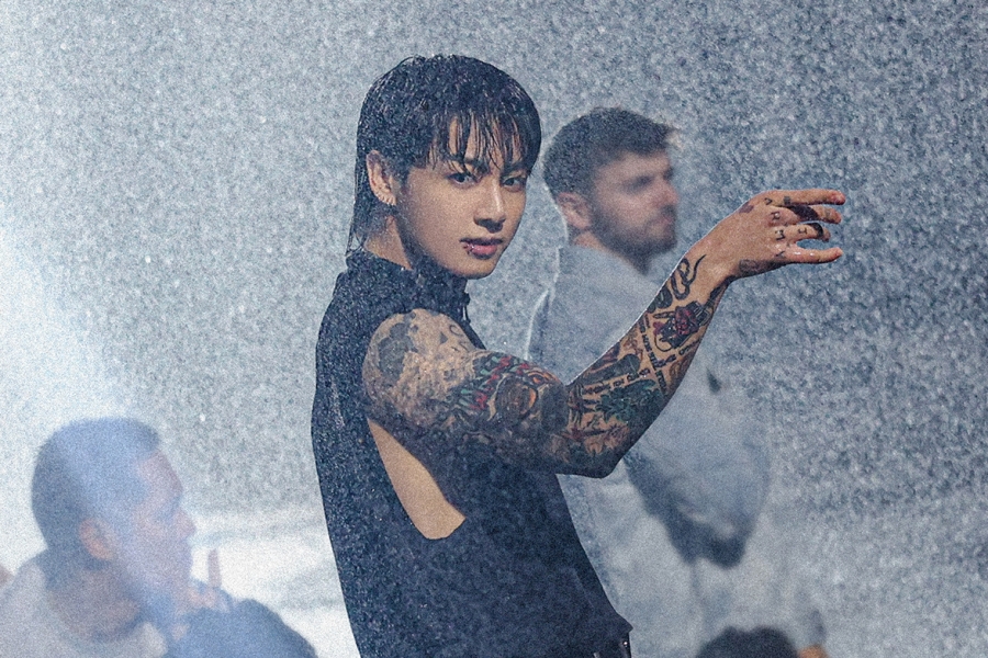 BTS 的 Jungkook 成为第一位以“3D”首秀将两首歌曲打入英国官方单曲榜前 5 名的韩国独唱者 