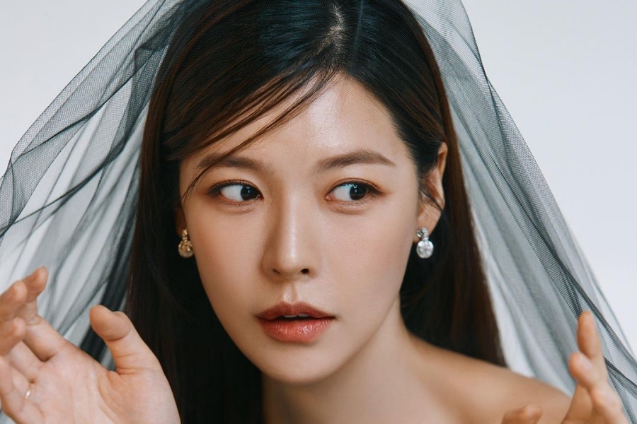 前Hello Venus成员Alice以美照宣布结婚计划