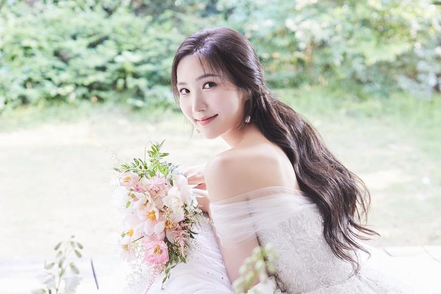 前 Apink 成员洪有庆以美丽照片宣布结婚