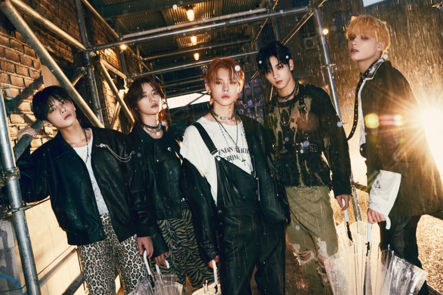 TXT 凭借《The Name Chapter: FREEFALL》打破第一周销售记录