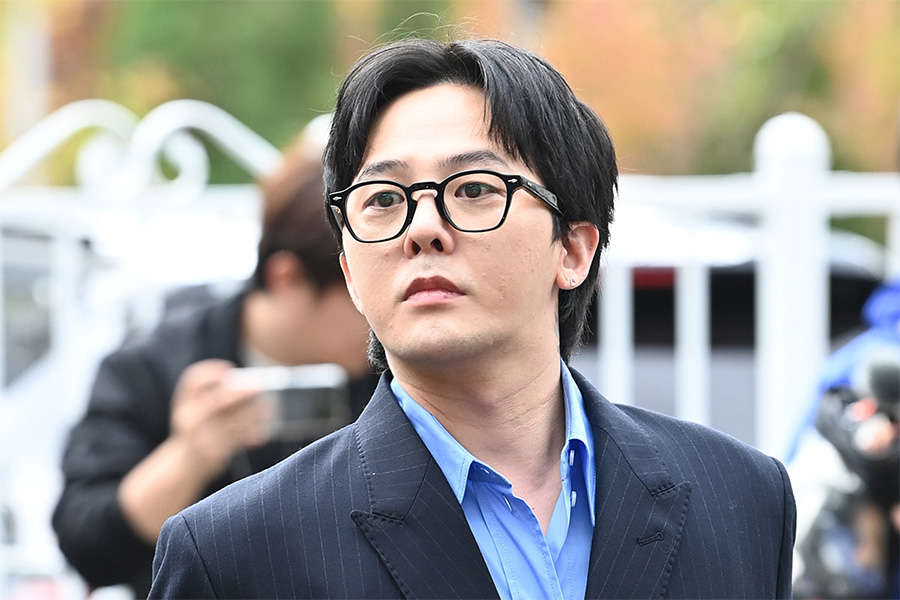G-Dragon 宣布对与脱毛有关的涉嫌篡改证据的虚假报告采取强有力的法律行动