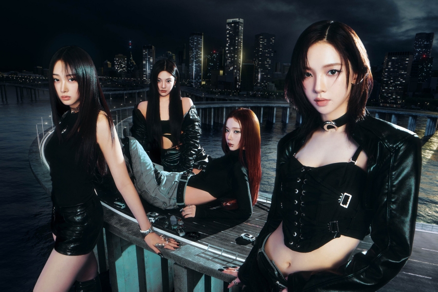 aespa 成为第一个凭借 3 张专辑第一周销量突破 100 万张的 K-Pop 女团