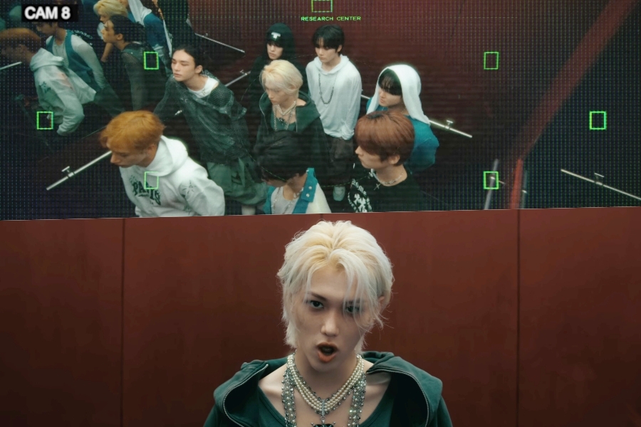 观看：Stray Kids 欢迎您观看充满动感的 MV 中的“METAVERSE”