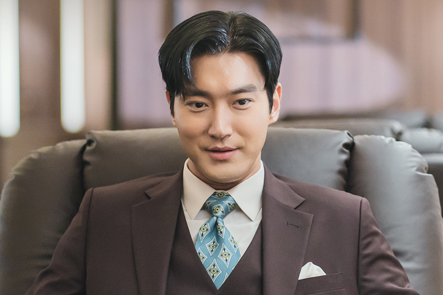 Super Junior 崔始源在《死亡游戏》中扮演了引人入胜的兄弟竞争中的财阀 