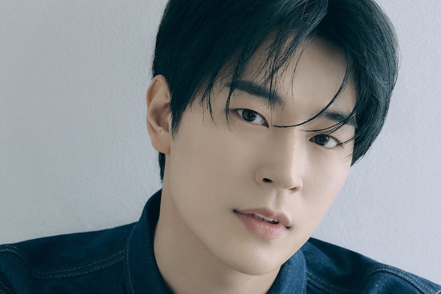 朴瑞咸 (Park Seoham) 退伍后的新个人资料照片令人惊叹