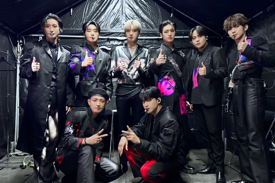 ATEEZ 的“Crazy Form”在“音乐银行”上获得第三次胜利 ATEEZ 的“Crazy Form”在“音乐银行”上获得第三次胜利