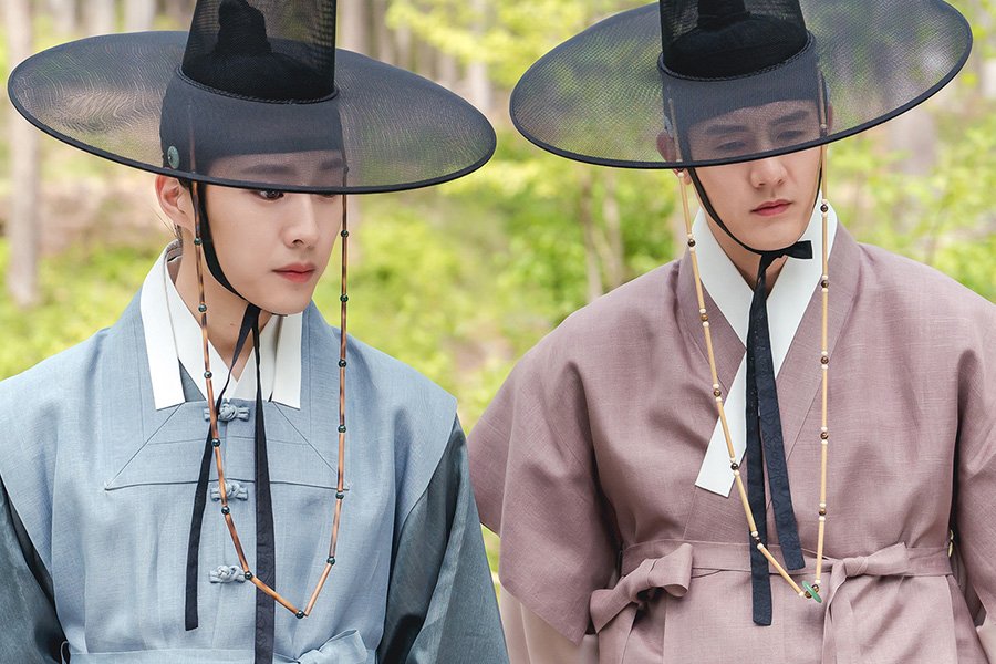 李钟元和李基宇在《骑士花》中比亲兄弟还要亲密