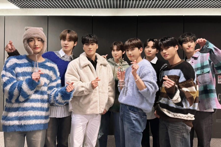 ATEEZ 凭借《Crazy Form》在《音乐银行》中夺得第四座冠军和第一个三冠王