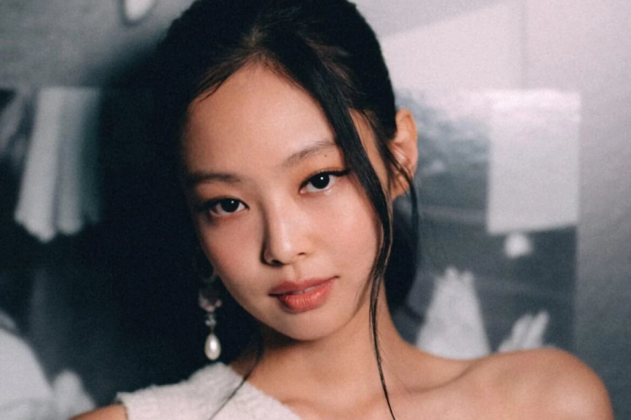 BLACKPINK 的 Jennie 凭借歌曲《One Of The Girls》首次登上 Billboard Hot 100 